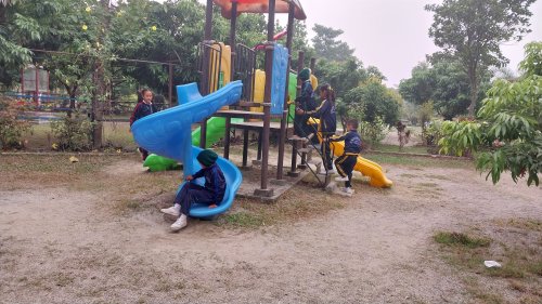 Picnic 2080 Below class 4